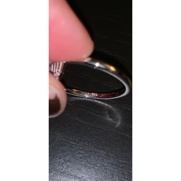 Arrow Ring ↪️ - Picture 6 of 6